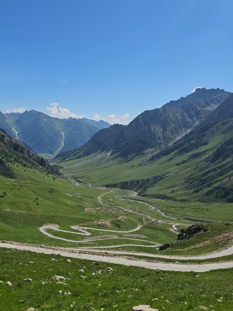 Road going towards Minimerg from Burzil Top